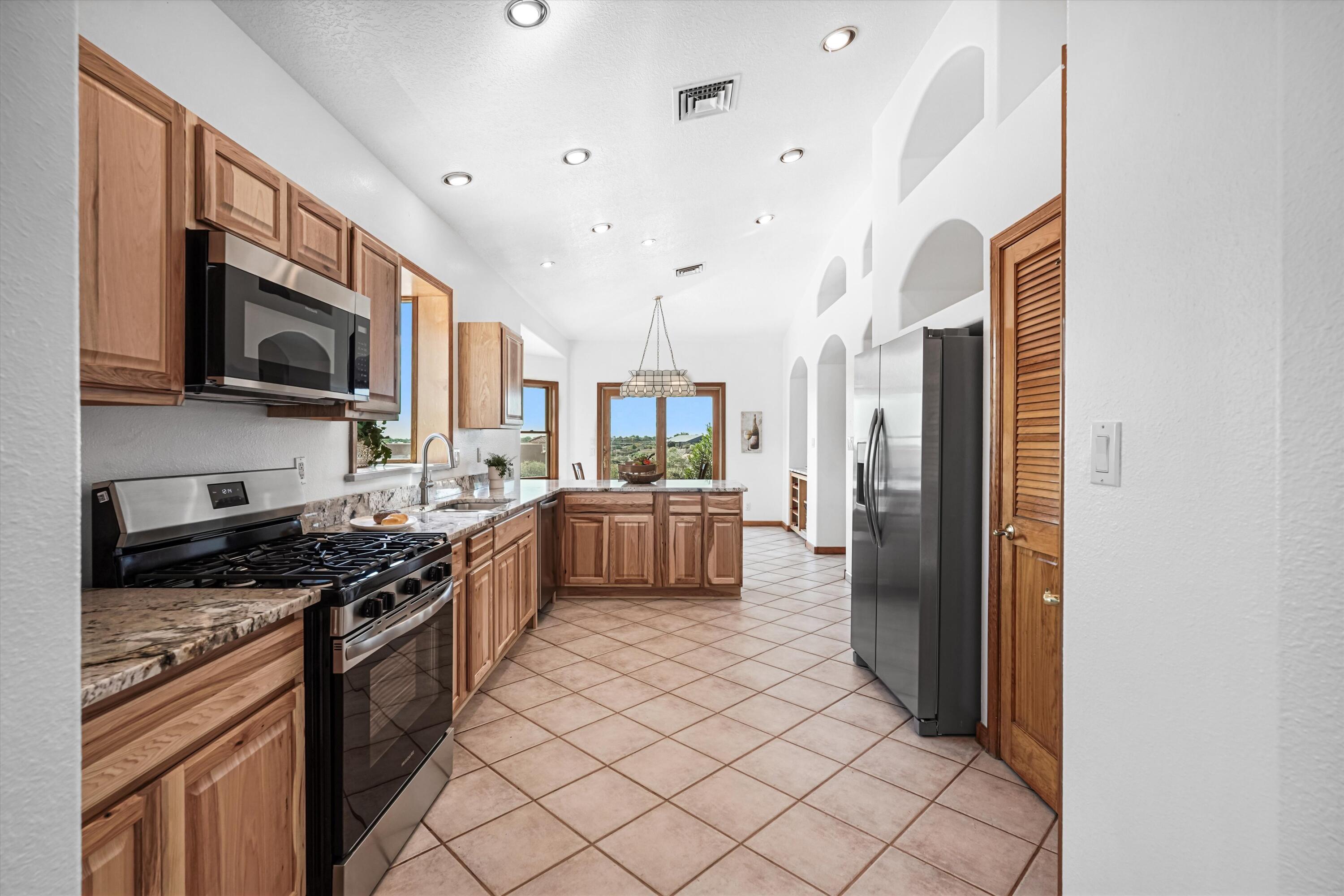 6104 Rio Norte Drive NE