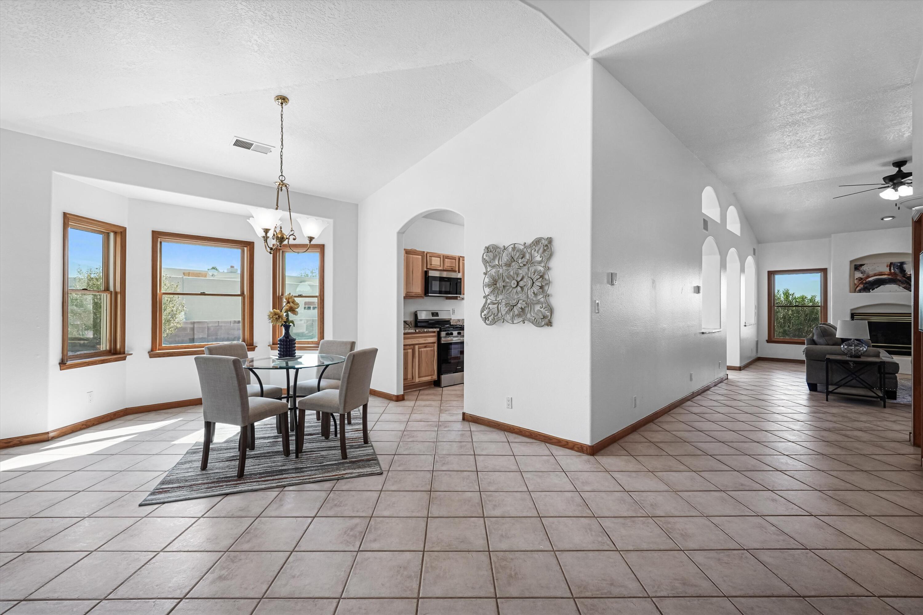 6104 Rio Norte Drive NE