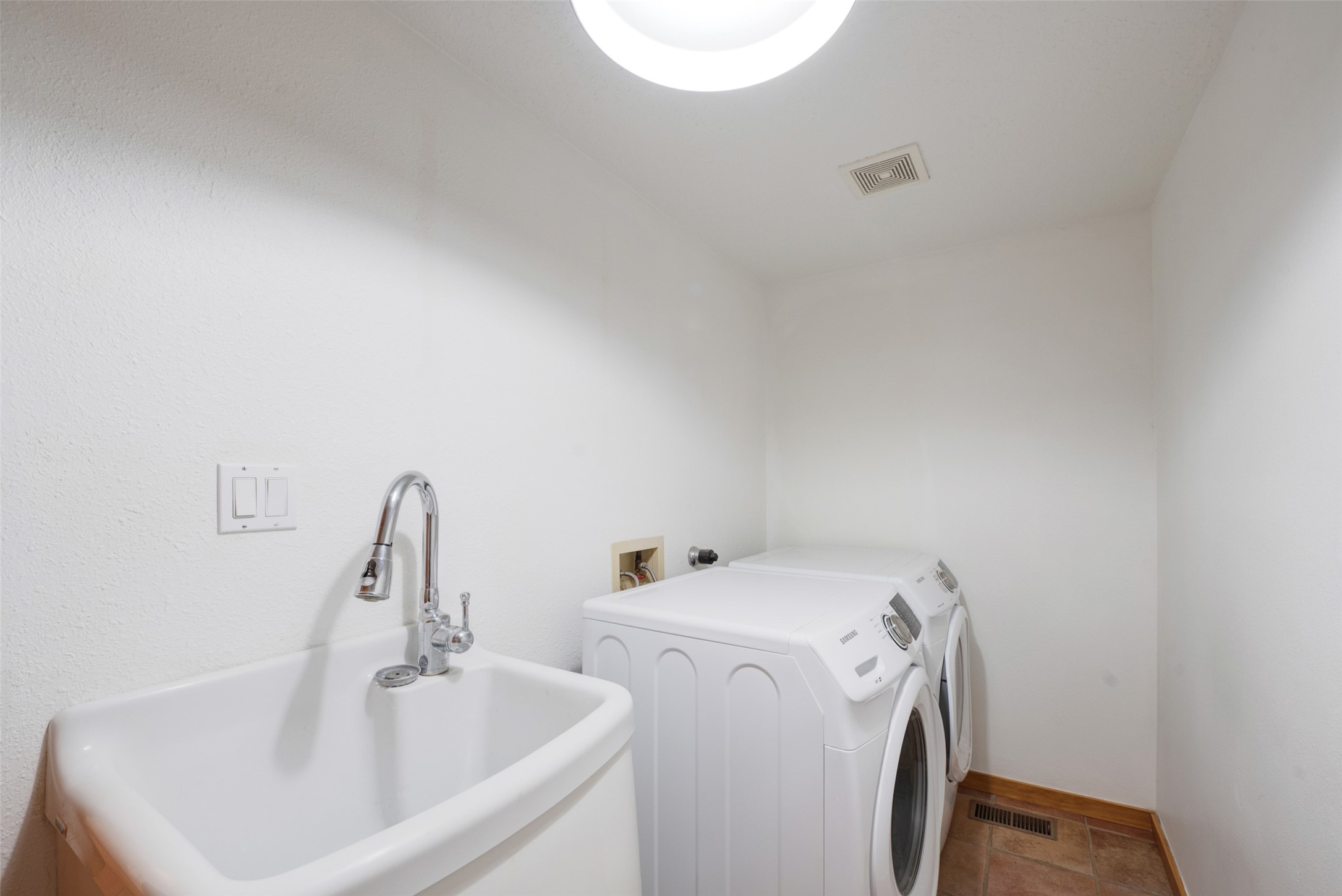 415 Serenity Court SE