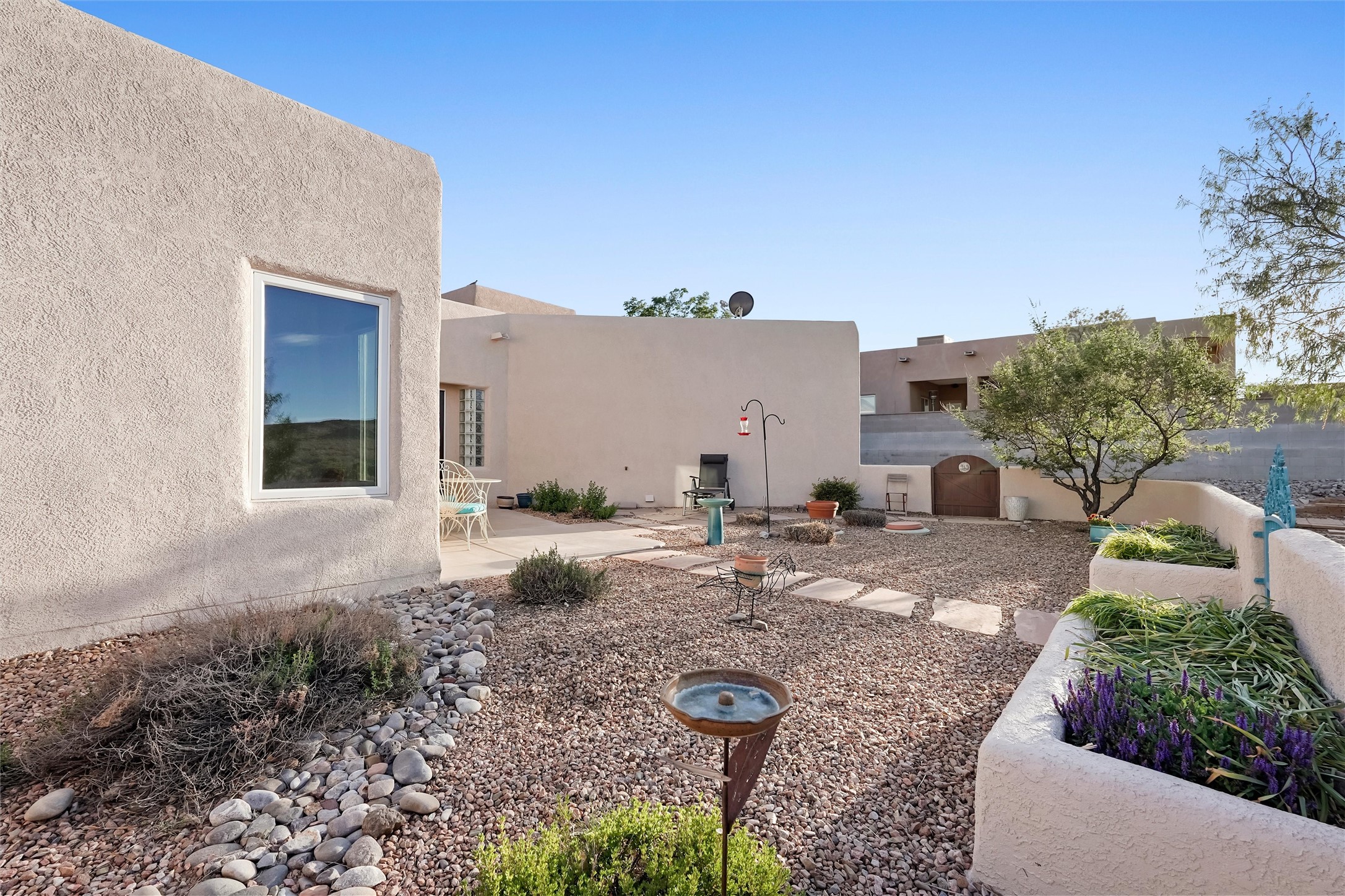 6115 La Paz Road NE