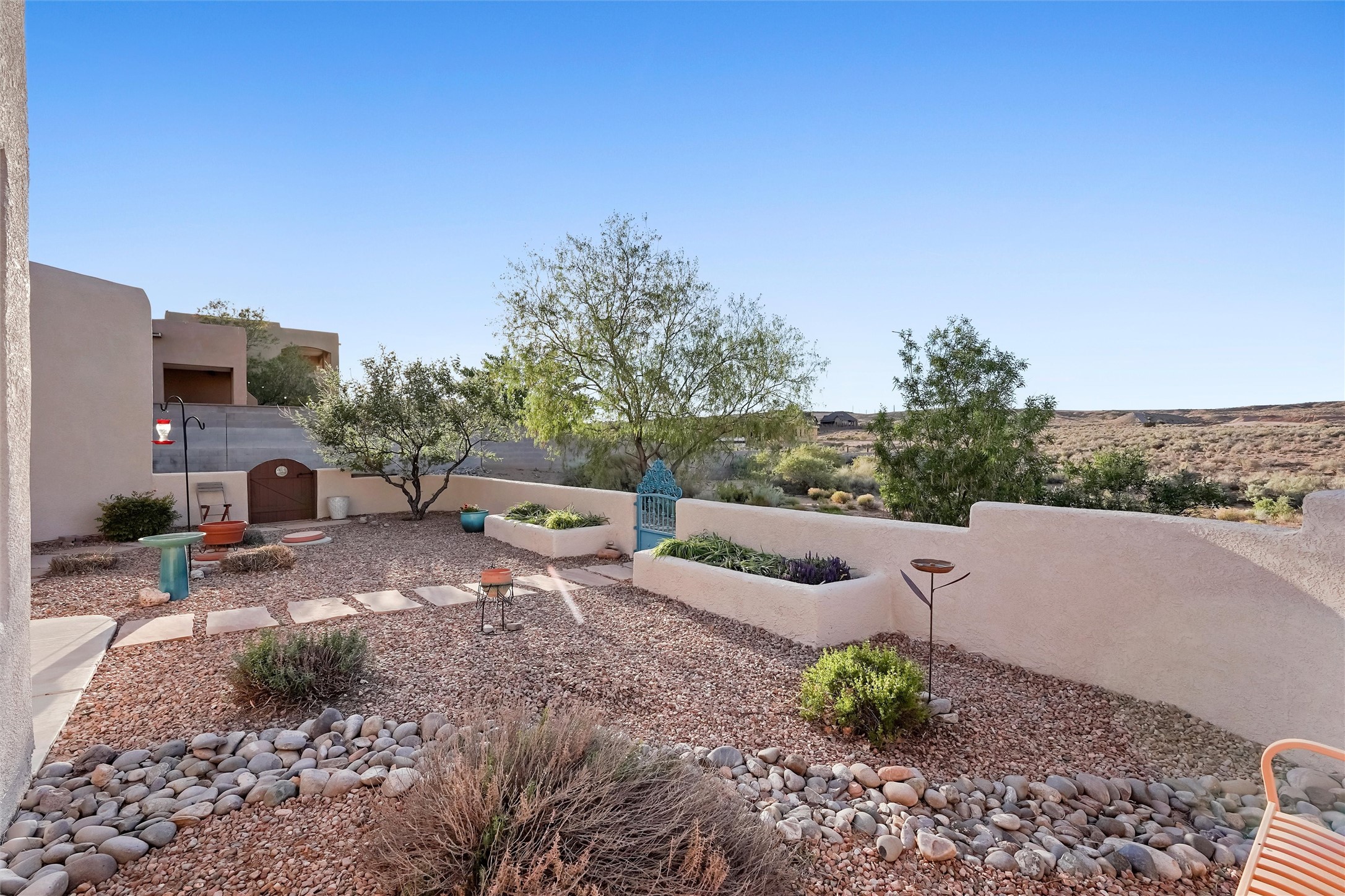 6115 La Paz Road NE