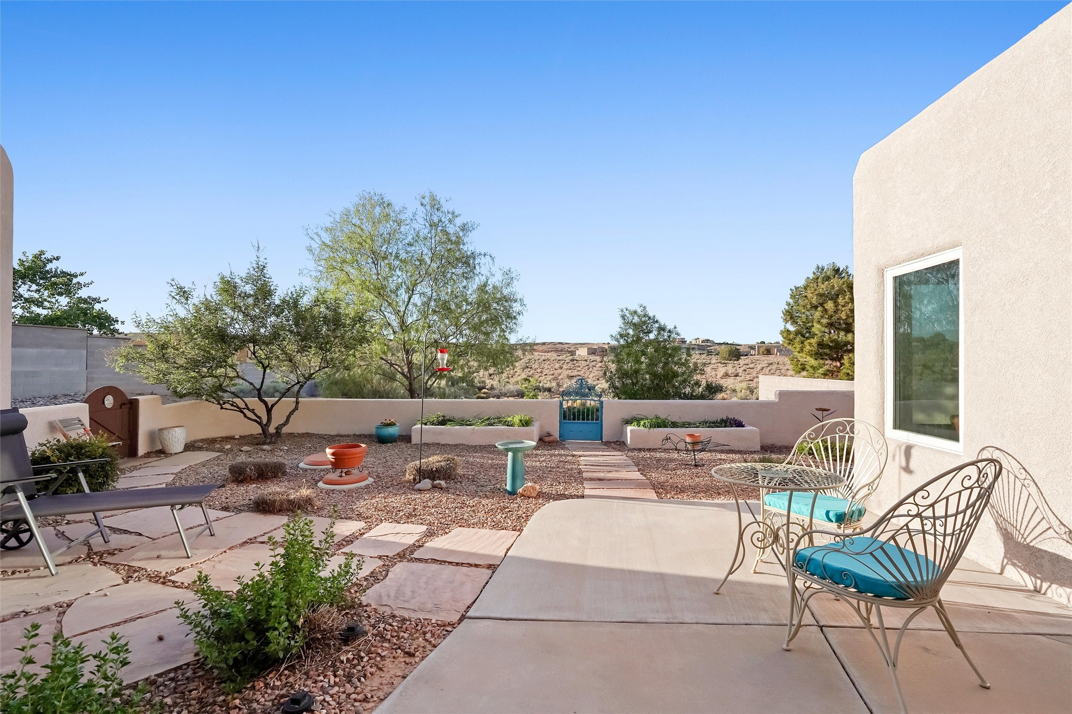 6115 La Paz Road NE