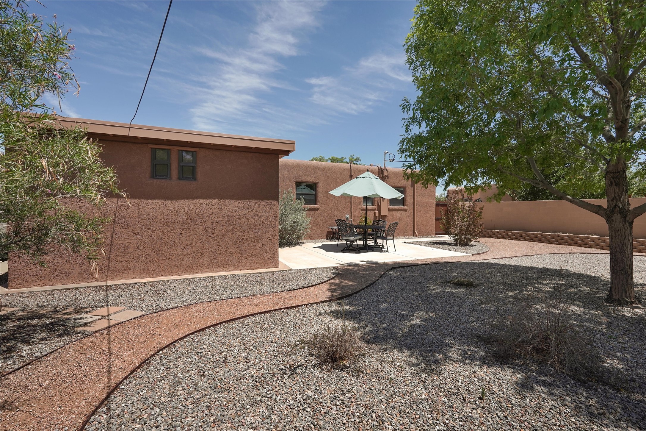 2729 Aliso Drive NE
