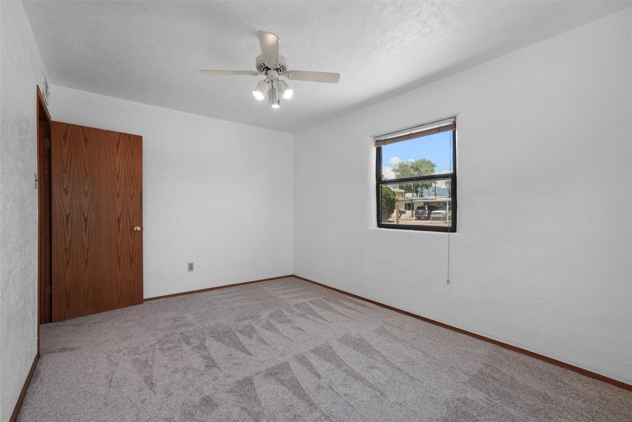2729 Aliso Drive NE