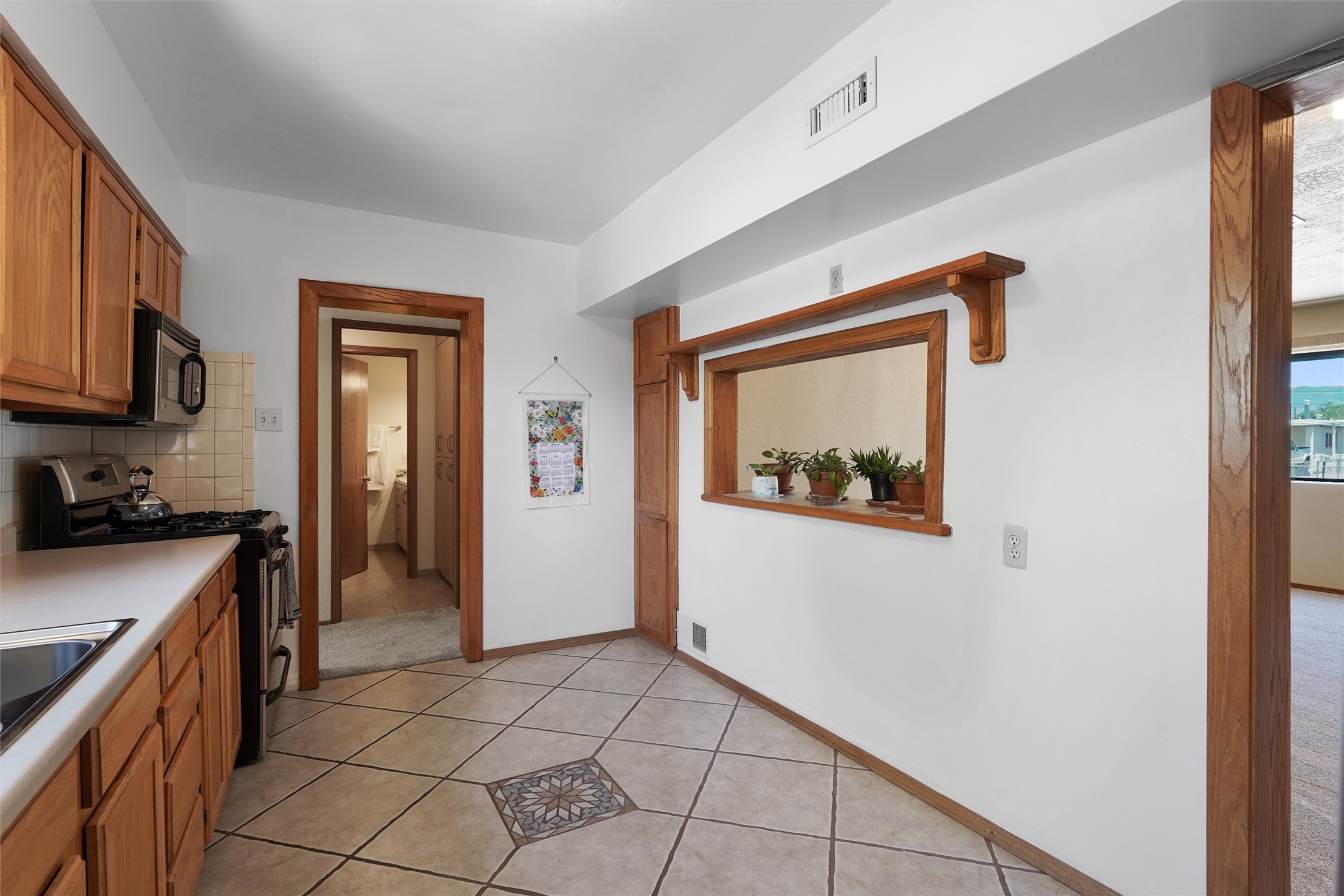 2729 Aliso Drive NE