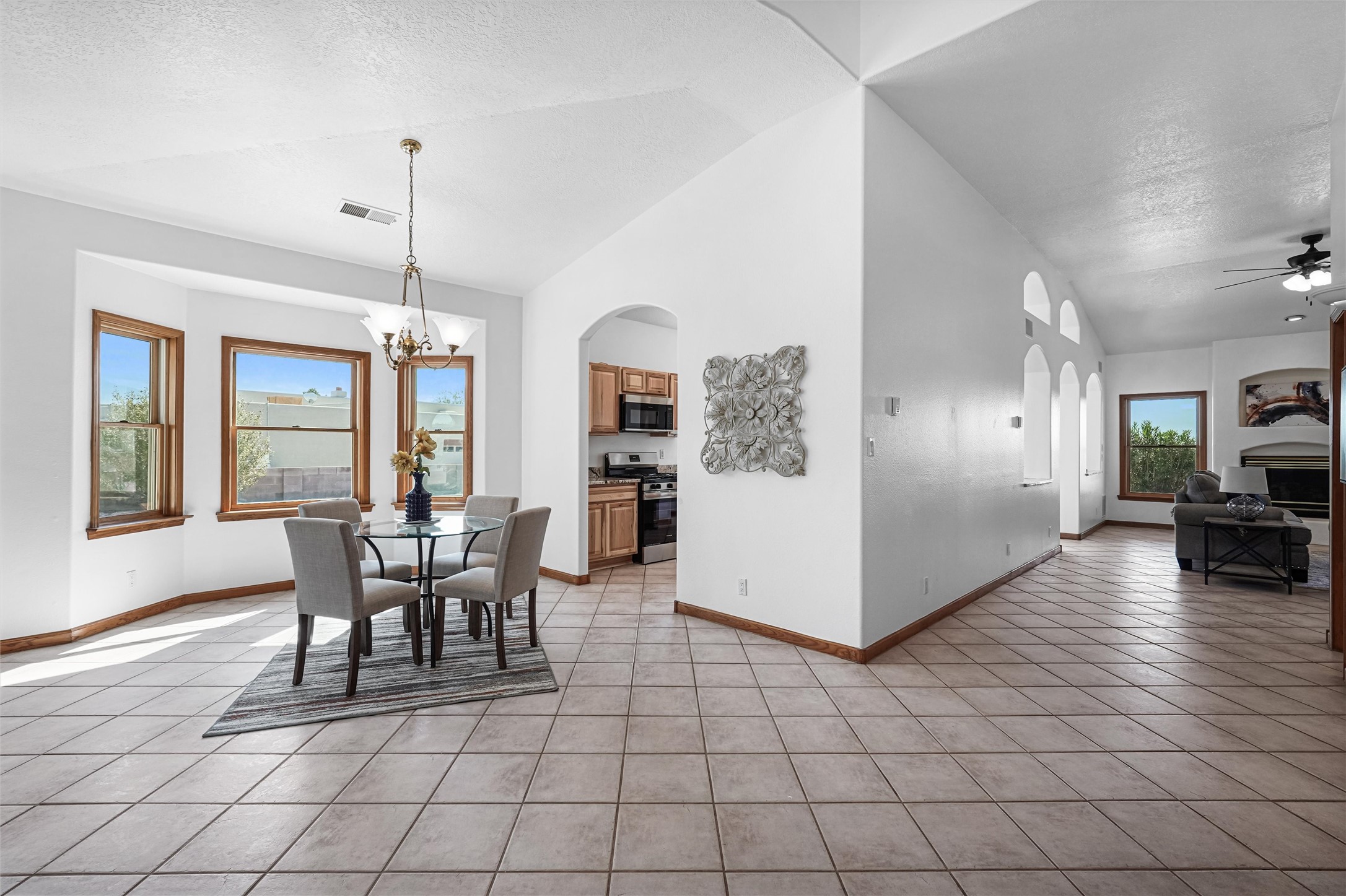 6104 Rio Norte Drive NE