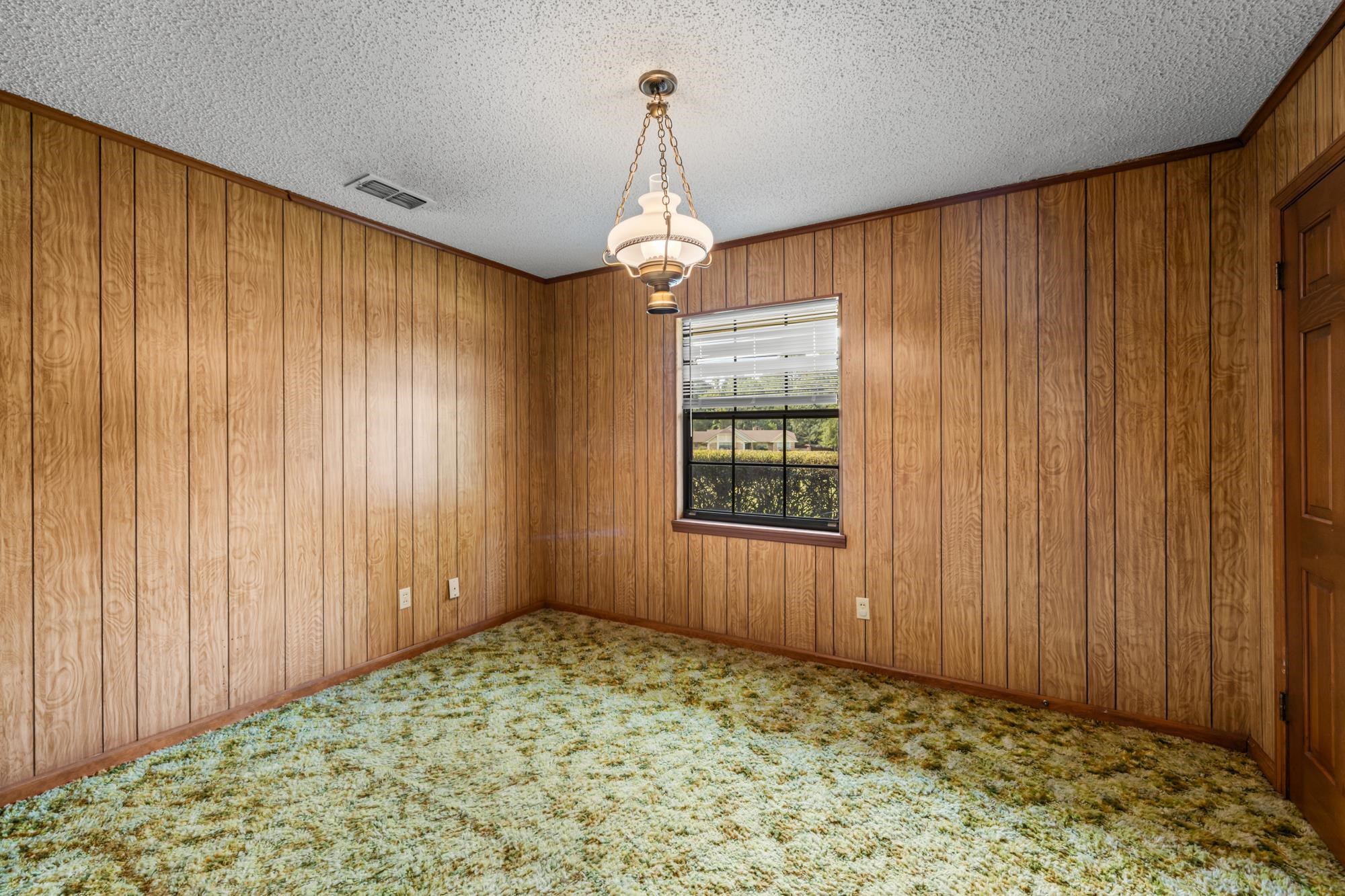 300 Adaway Ln