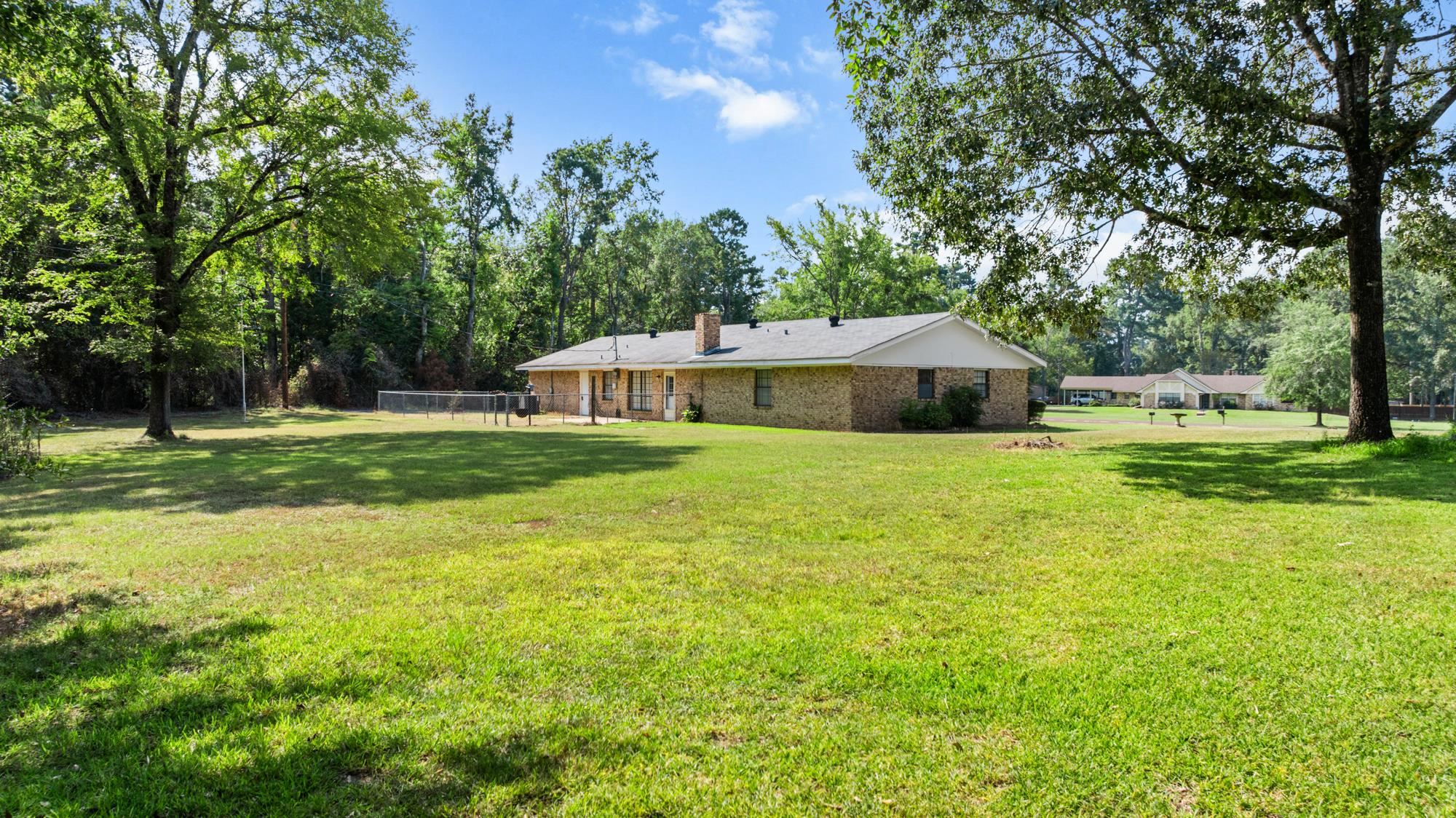 300 Adaway Ln