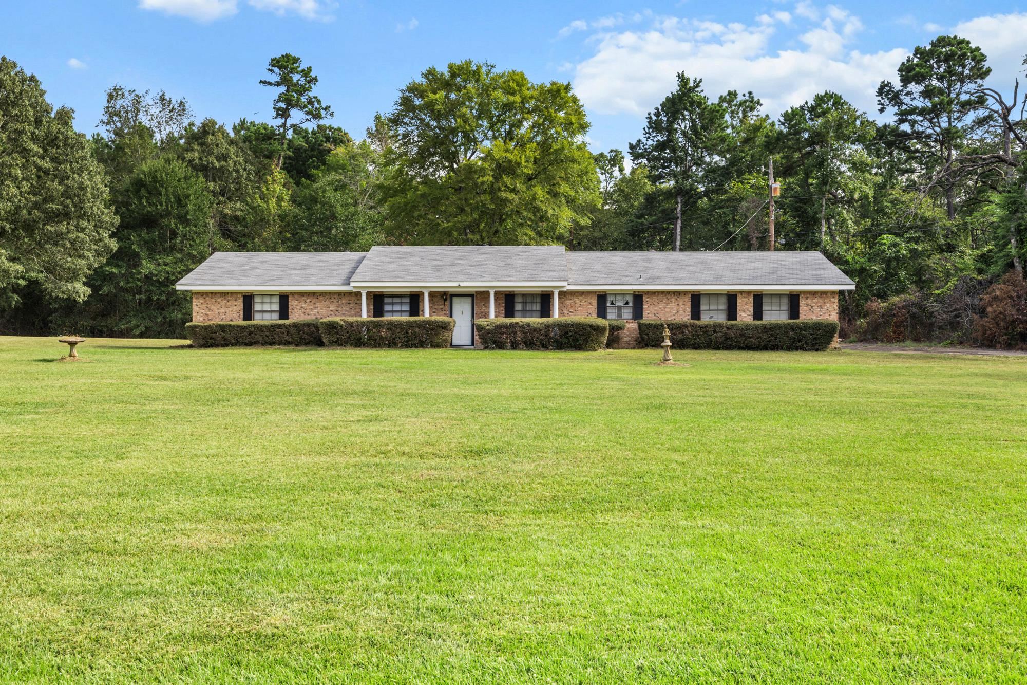 300 Adaway Ln