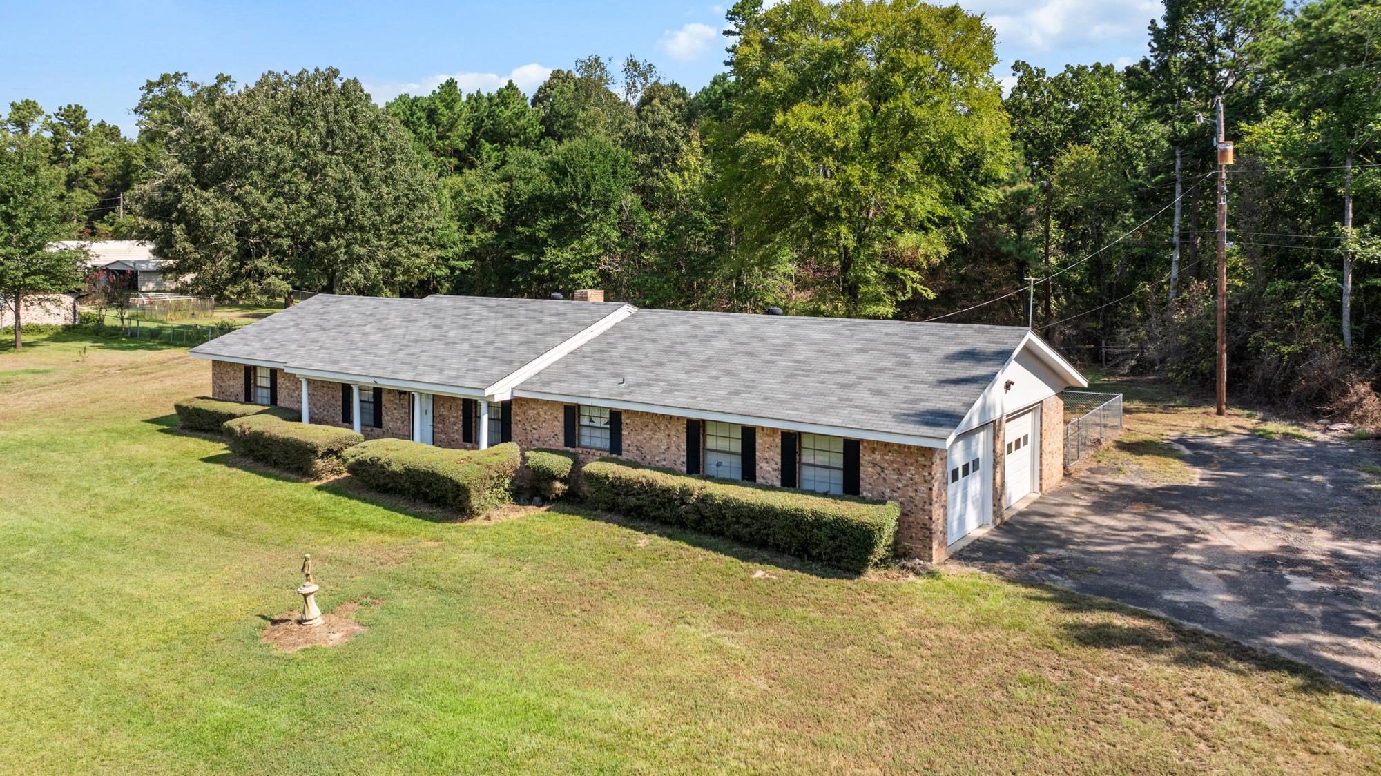 300 Adaway Ln