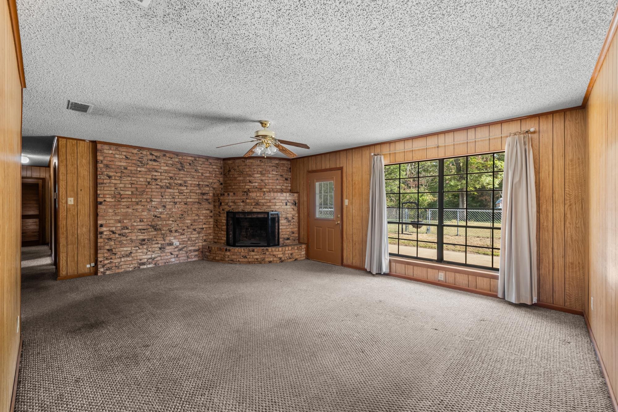 300 Adaway Ln