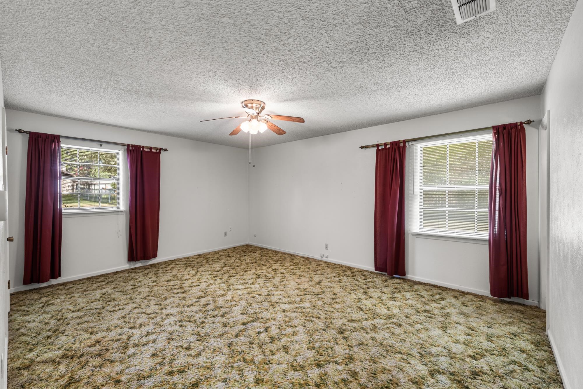 300 Adaway Ln