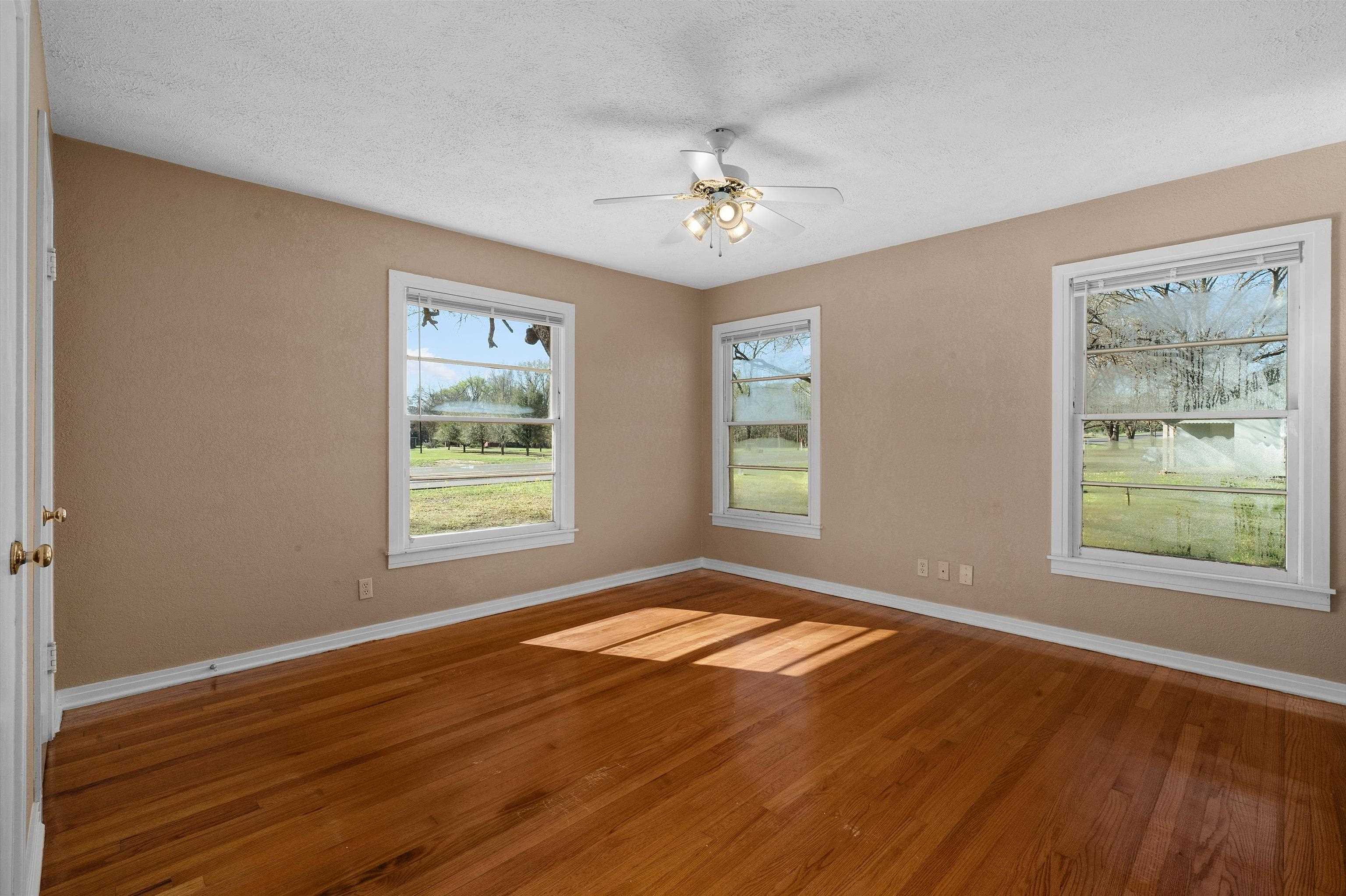 4984 Hwy 79 S