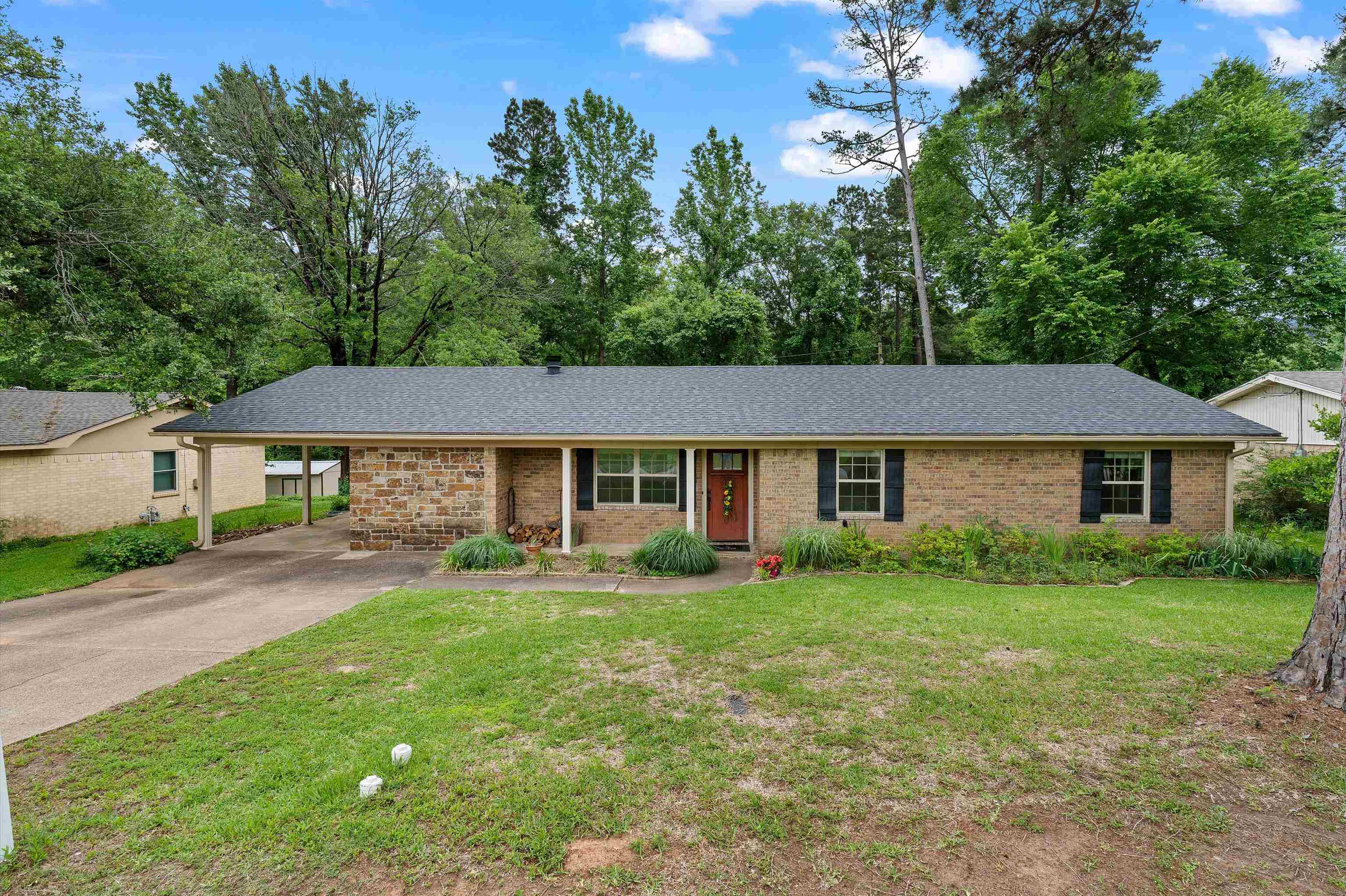 1513 Peterson 1513 Peterson Ln.