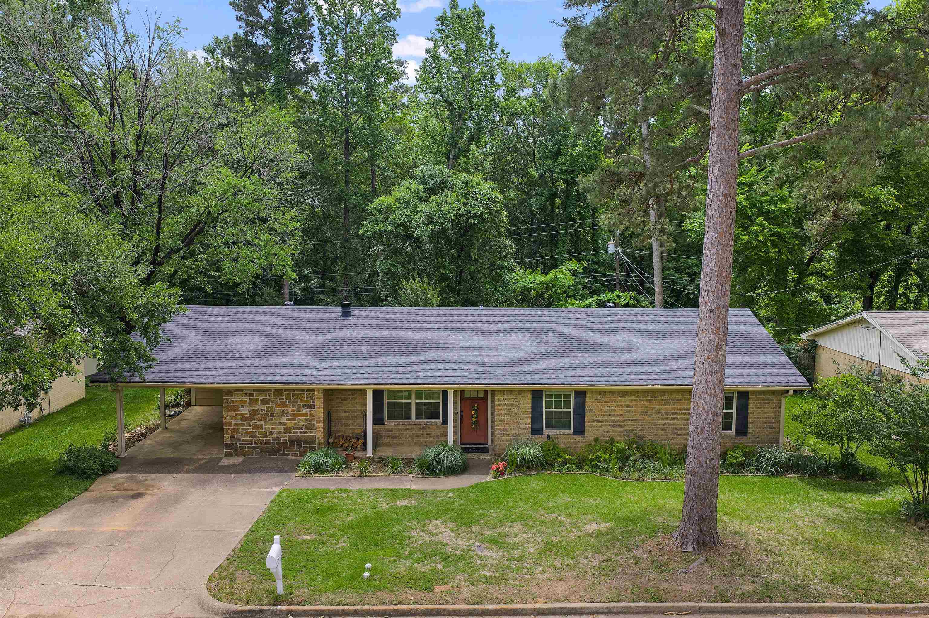 1513 Peterson 1513 Peterson Ln.