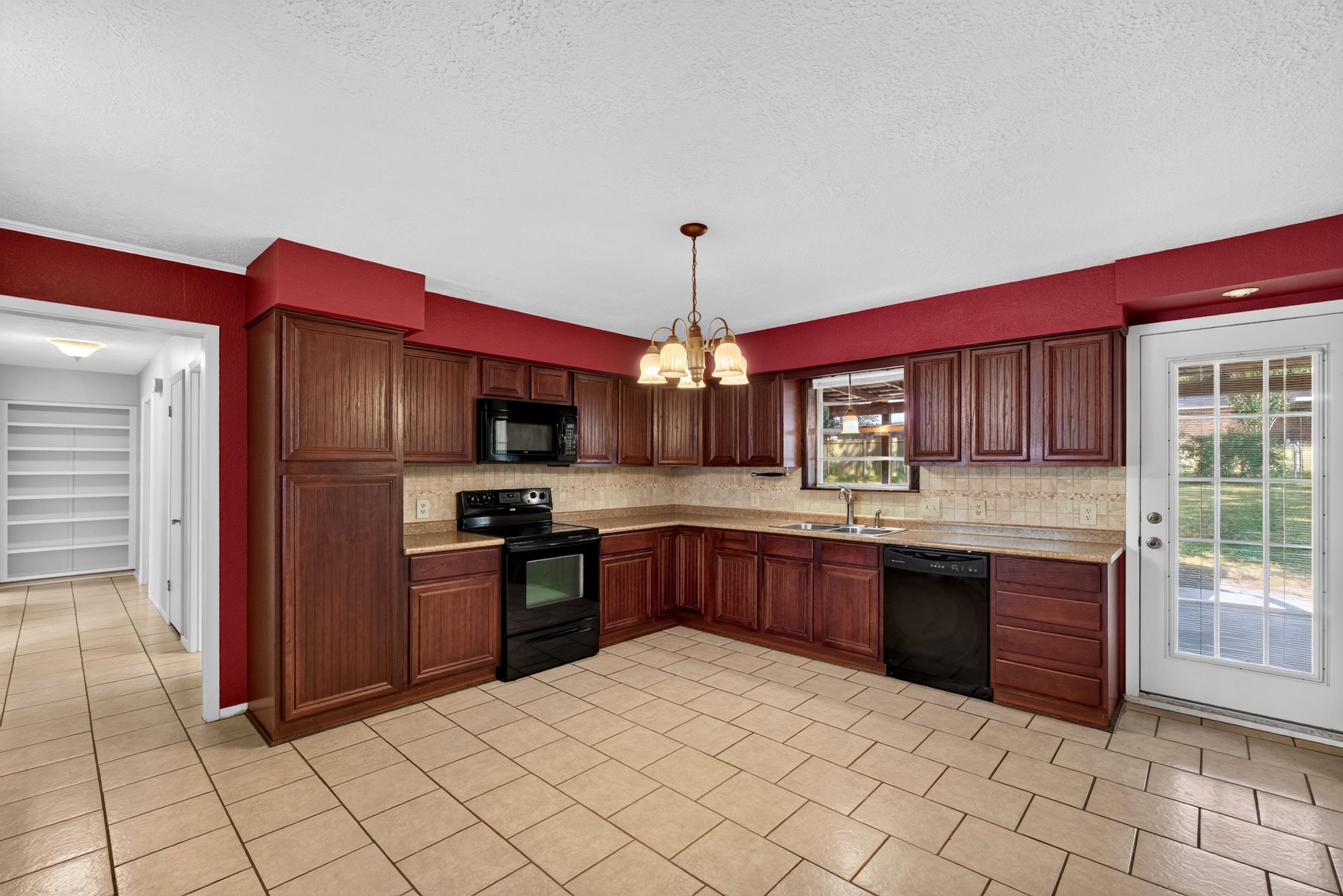 1516 Peterson Ln.