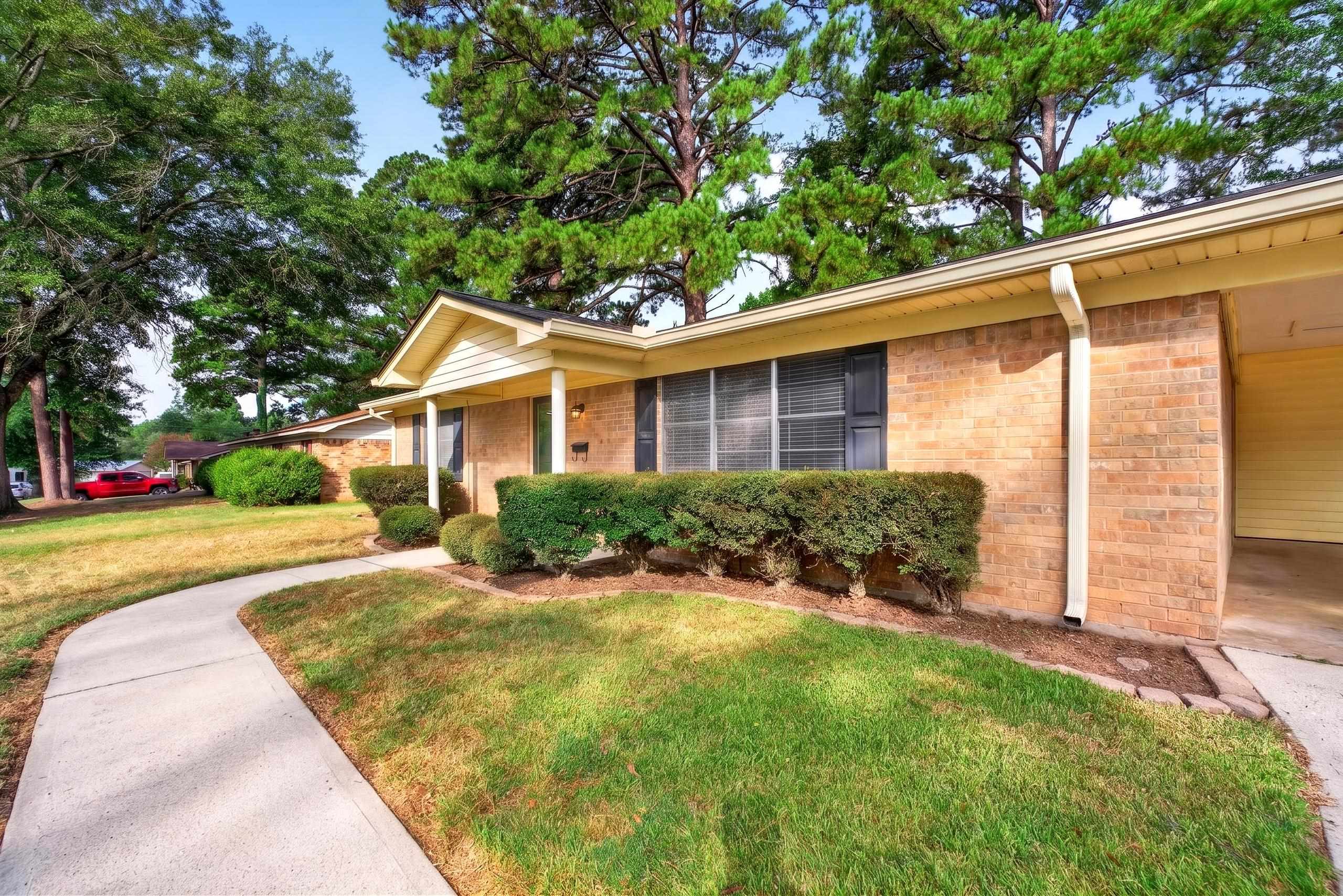 1516 Peterson Ln.