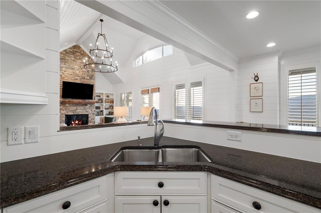 717 Mcelroy Mountain Drive