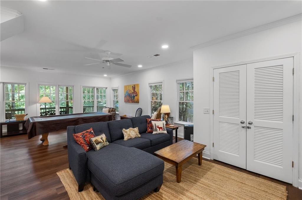 10 Chestnut Knoll Point