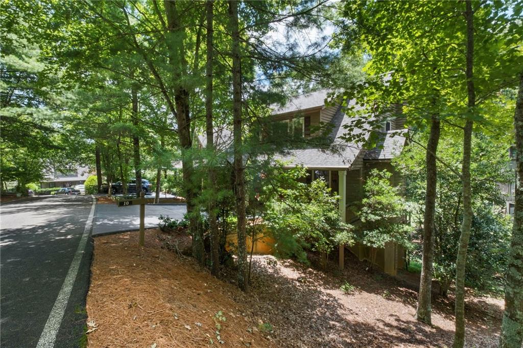 10 Chestnut Knoll Point