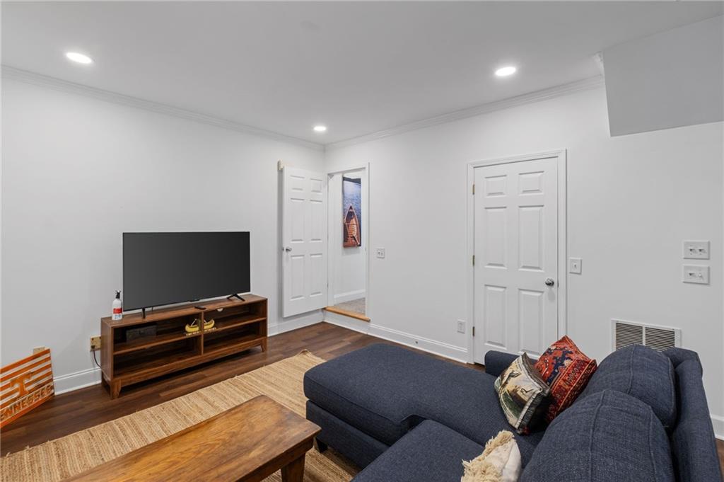 10 Chestnut Knoll Point