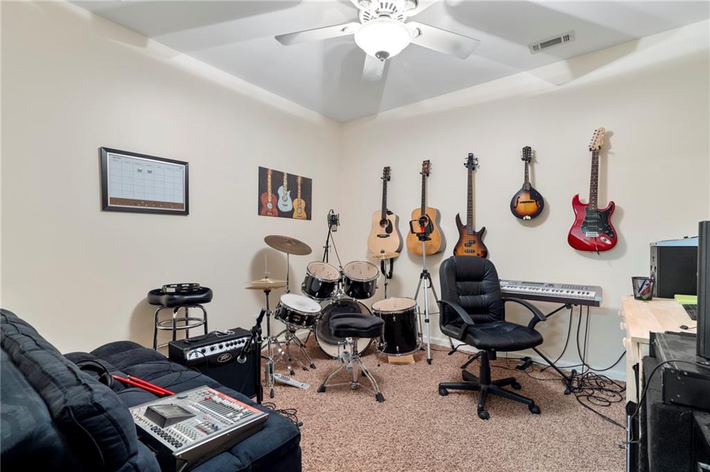 8 White Oak Knoll