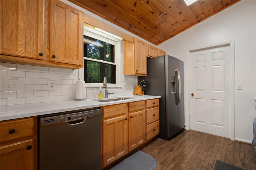 8 White Oak Knoll