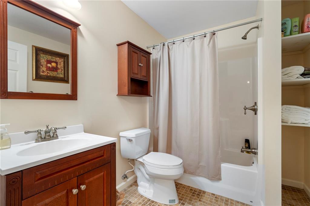 8 White Oak Knoll