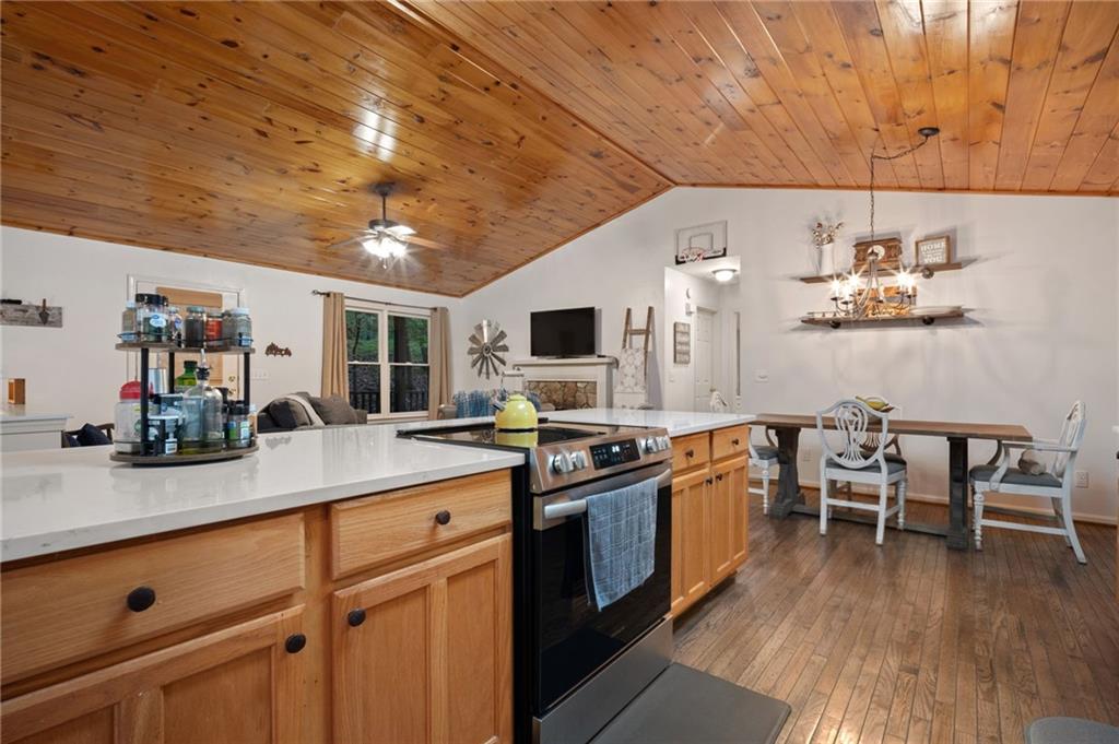 8 White Oak Knoll
