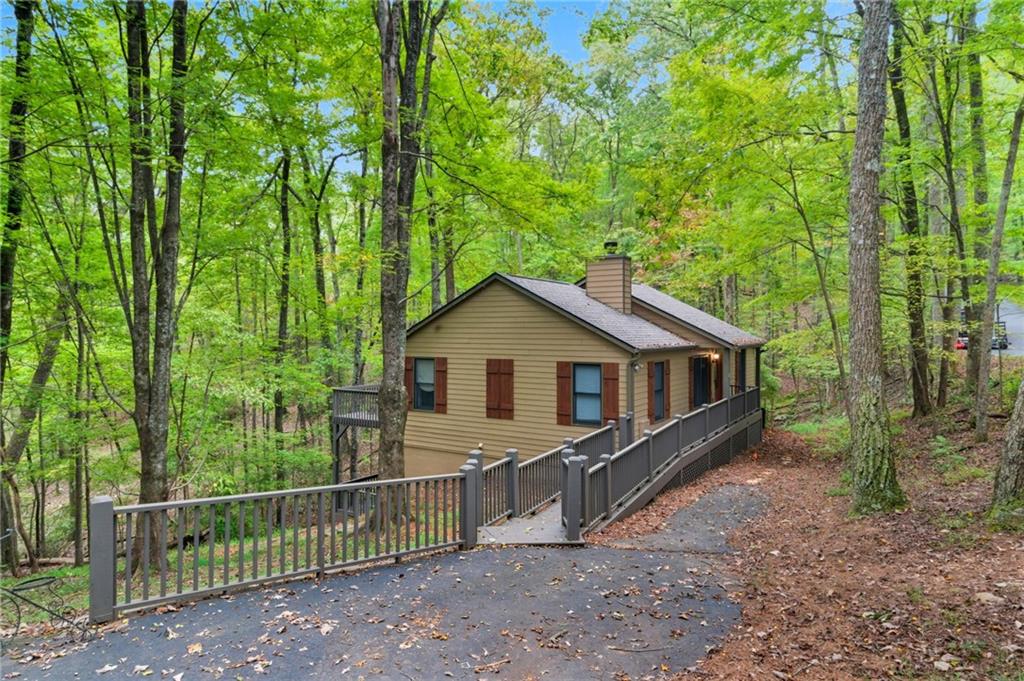 8 White Oak Knoll