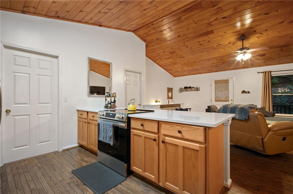 8 White Oak Knoll