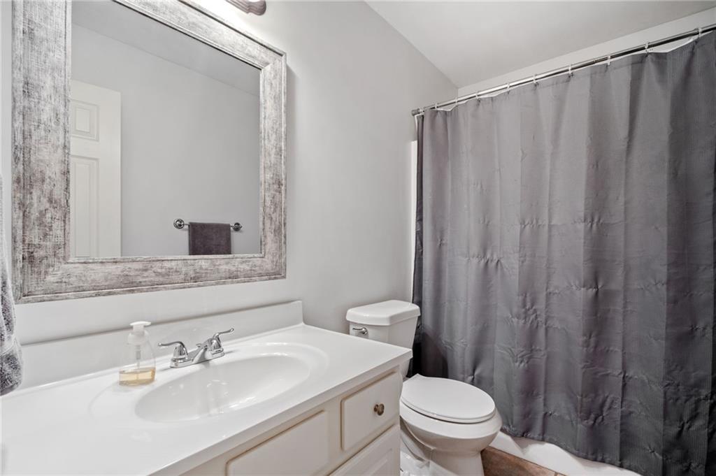 8 White Oak Knoll