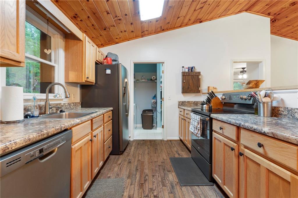 8 White Oak Knoll