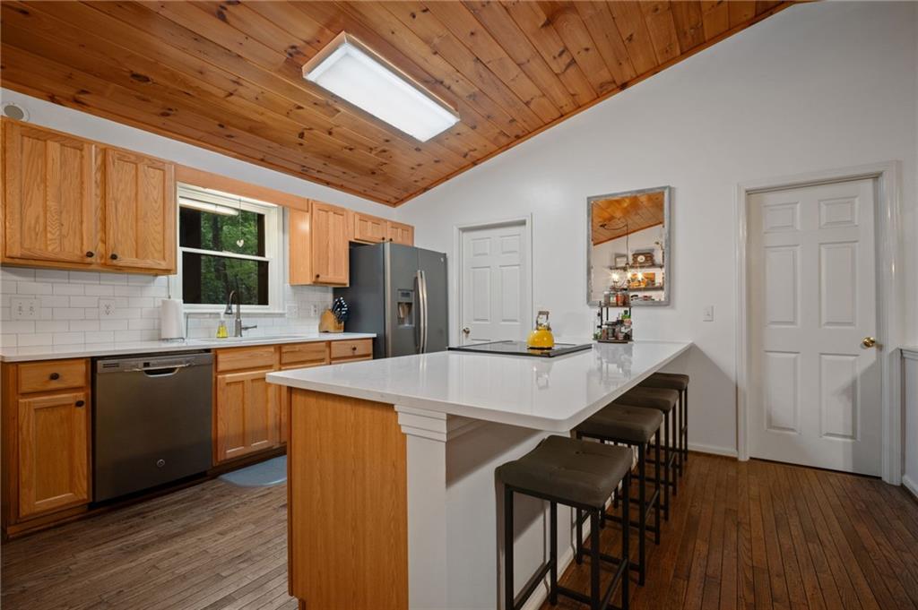 8 White Oak Knoll
