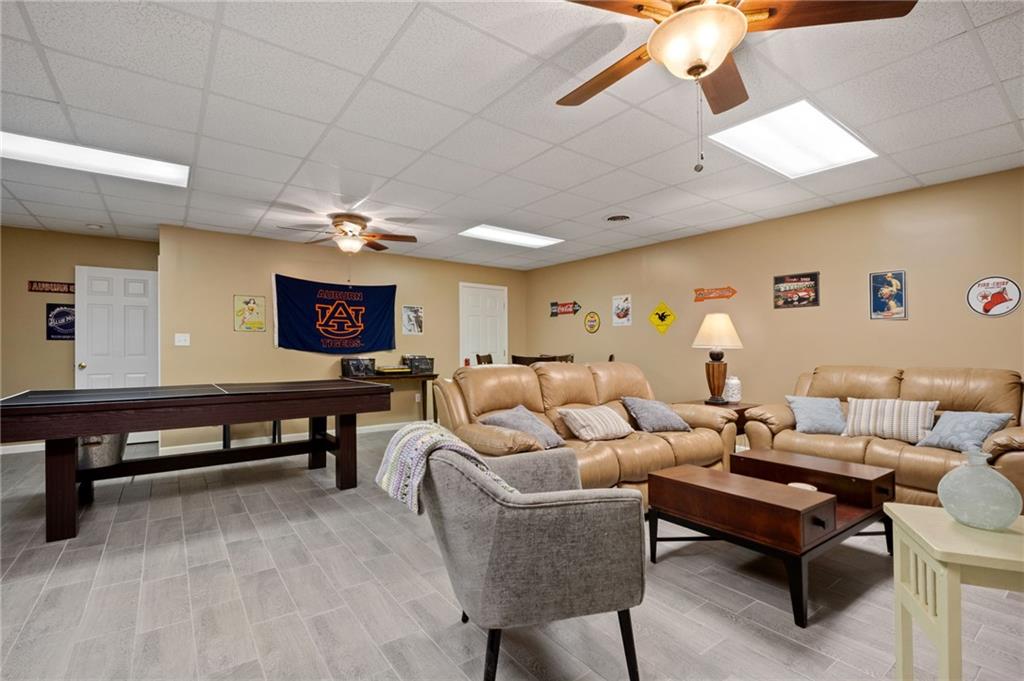 8 White Oak Knoll