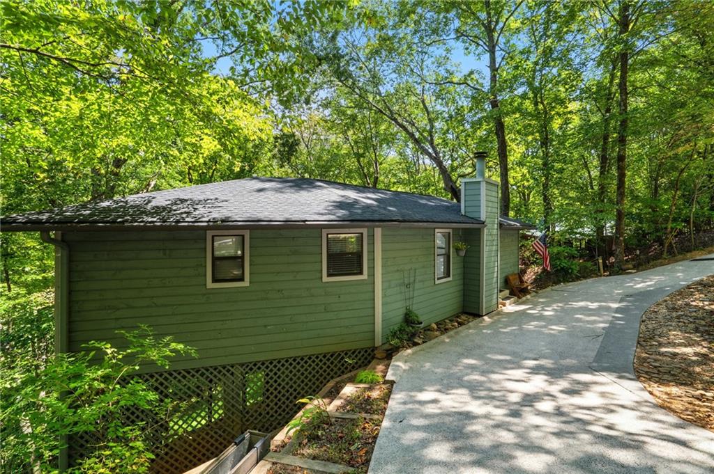 816 Mulligan Way