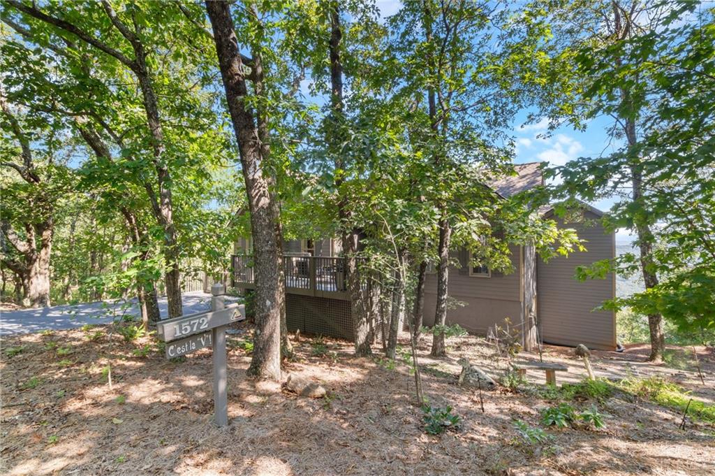 1572 Ridgeview Drive