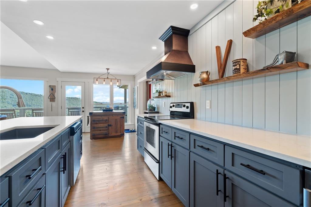 1572 Ridgeview Drive