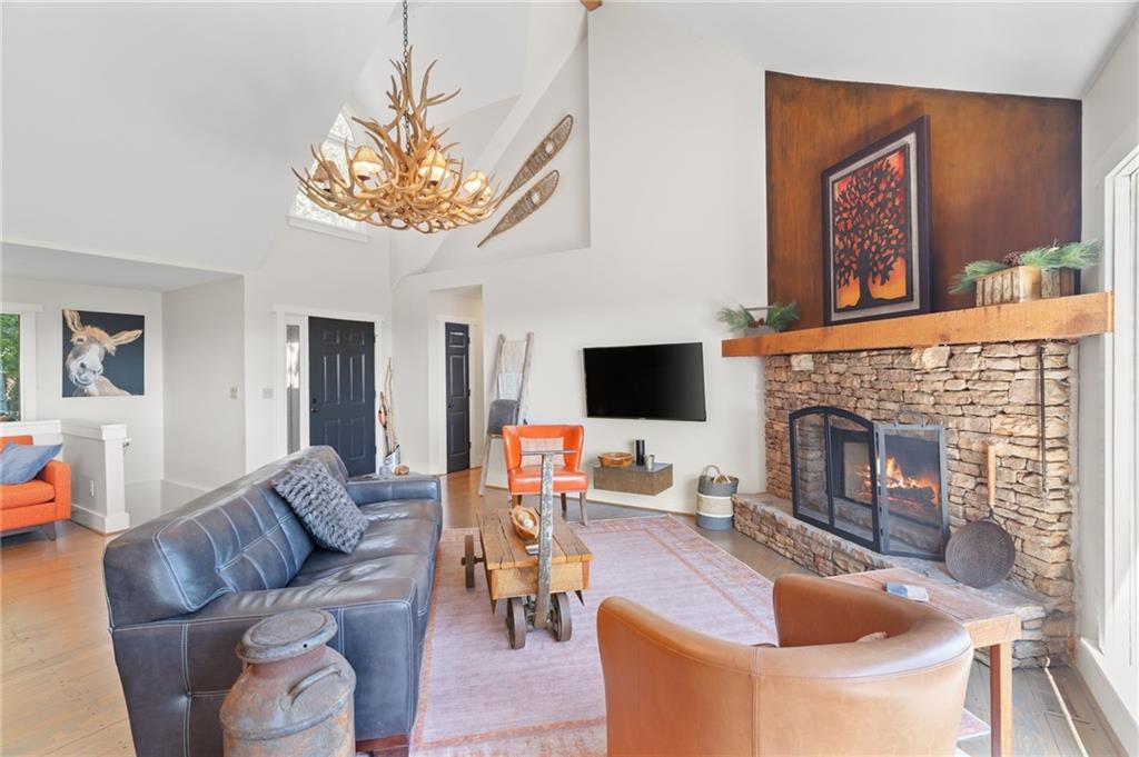 1572 Ridgeview Drive