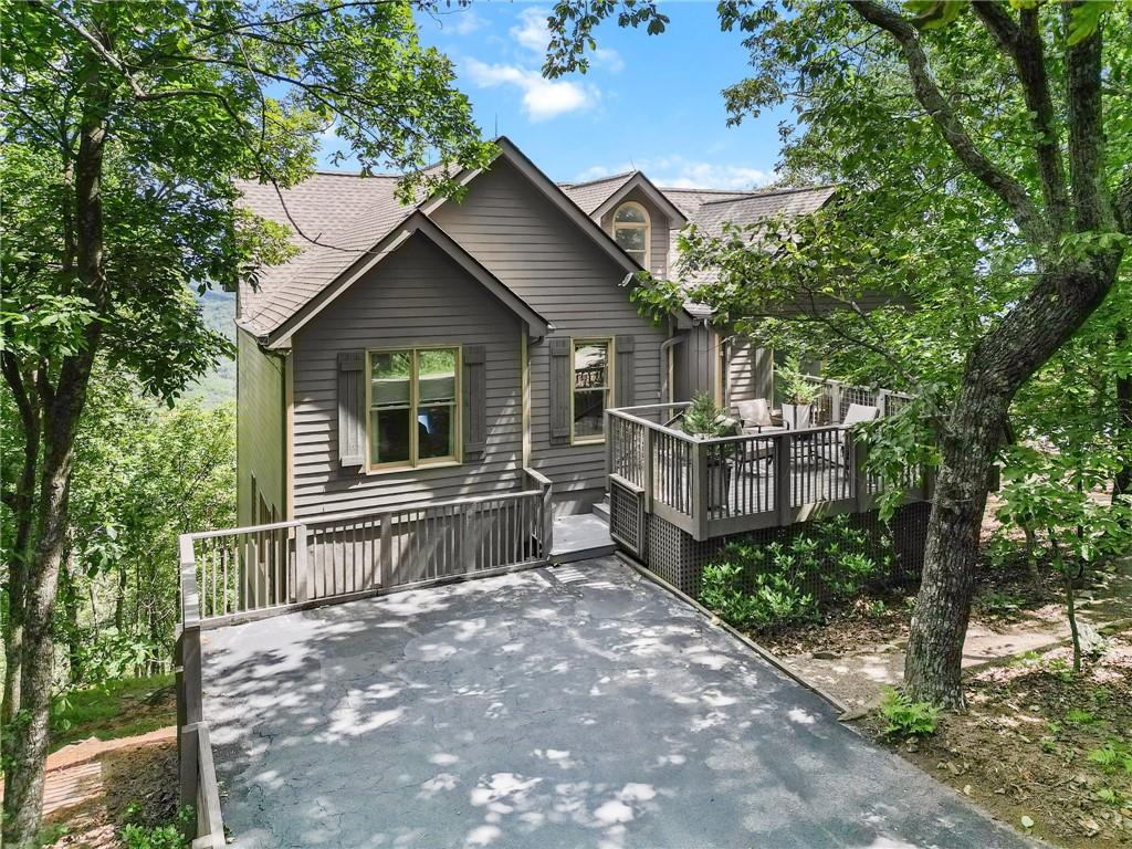 1572 Ridgeview Drive