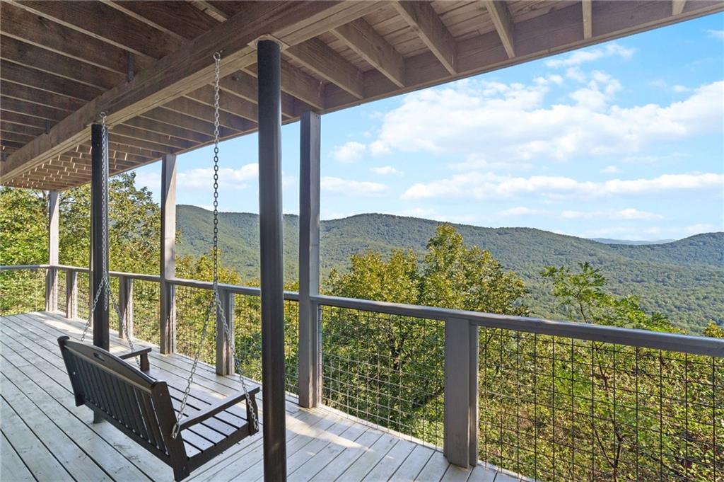 1572 Ridgeview Drive