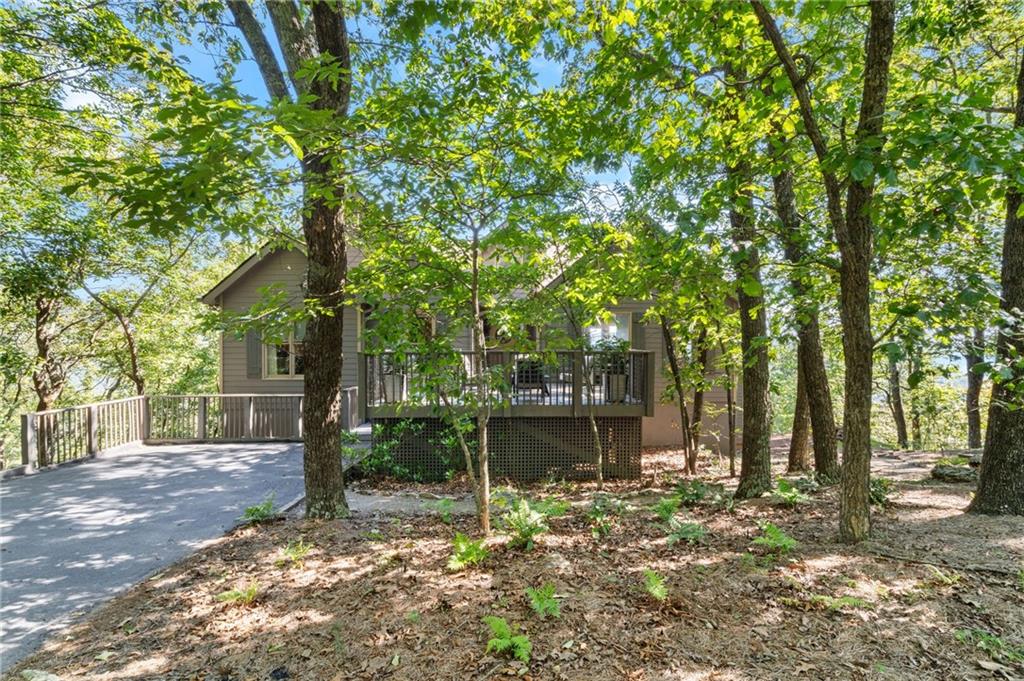 1572 Ridgeview Drive