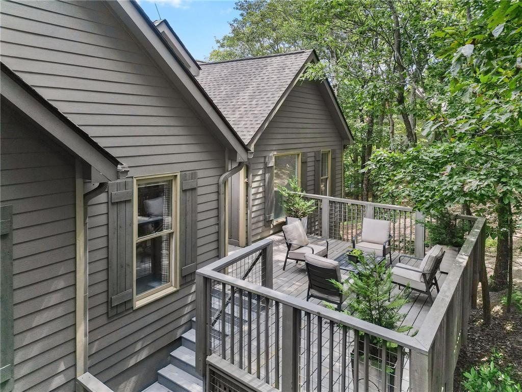 1572 Ridgeview Drive