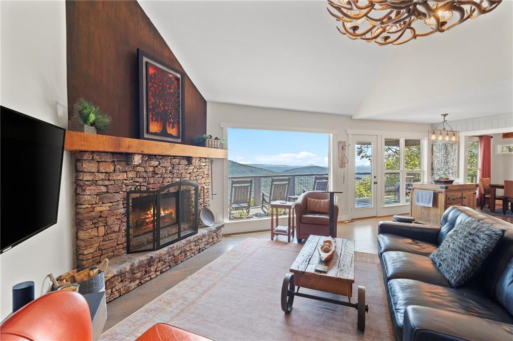 1572 Ridgeview Drive
