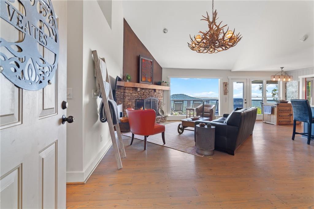 1572 Ridgeview Drive