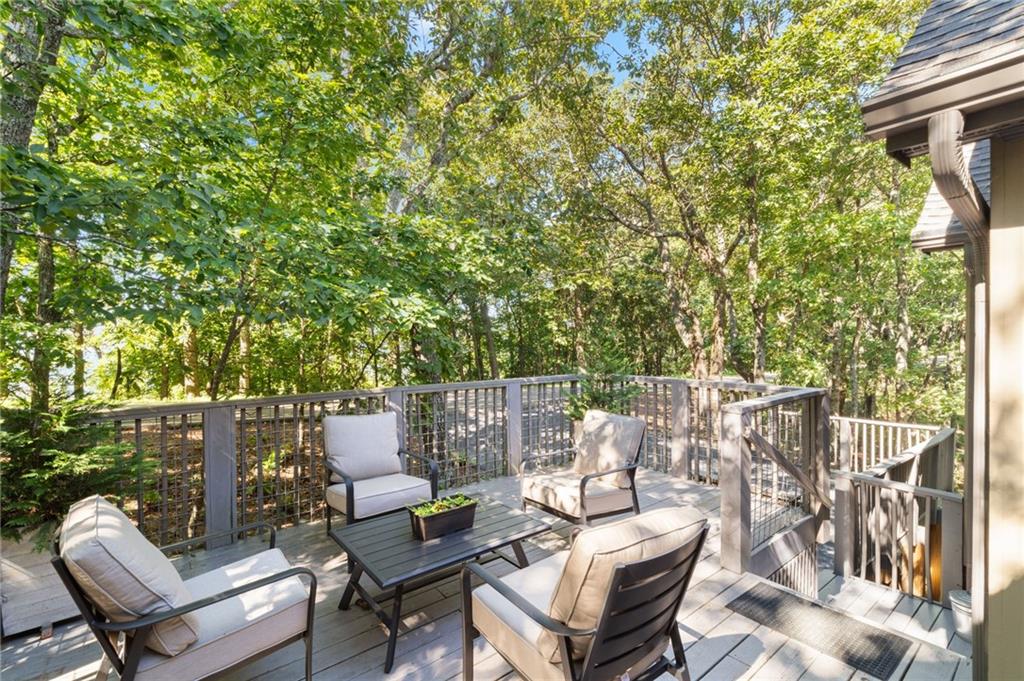 1572 Ridgeview Drive