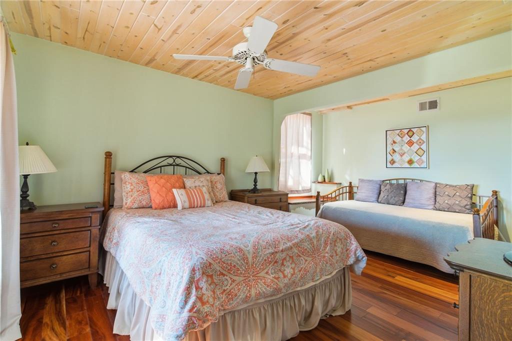 1300 Quail Cove Drive