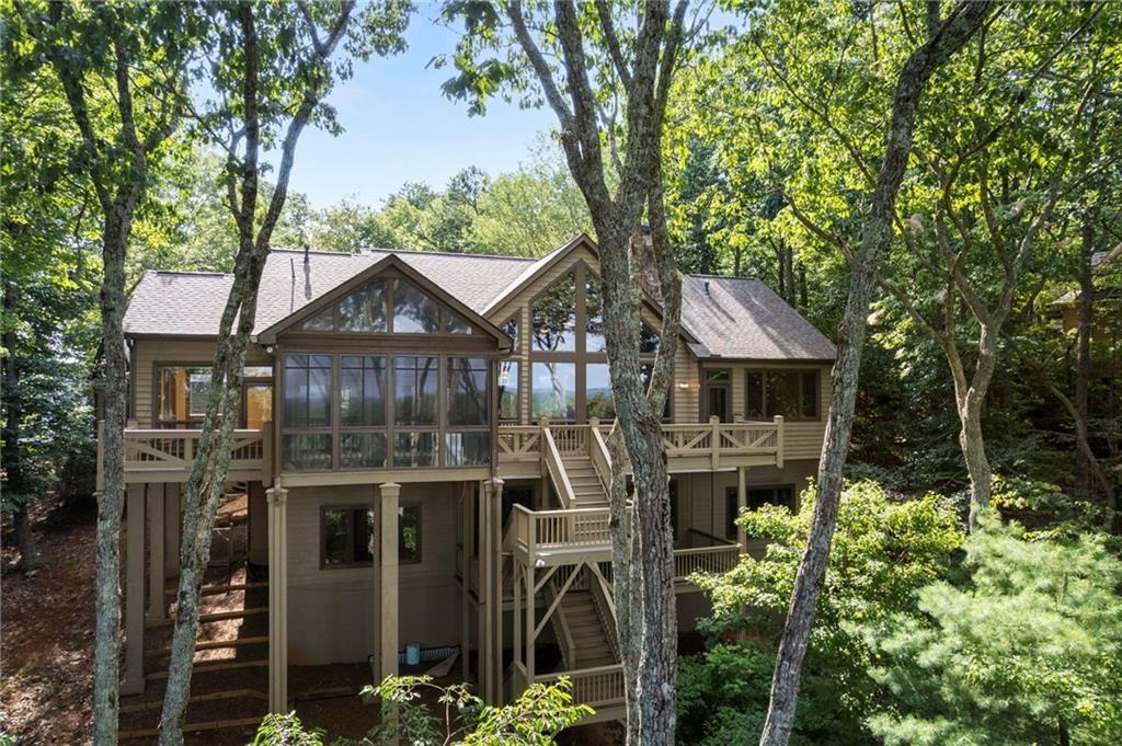 861 Summit Drive