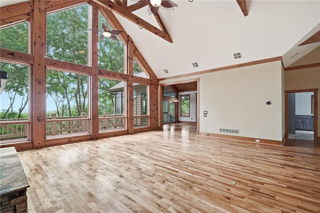 861 Summit Drive
