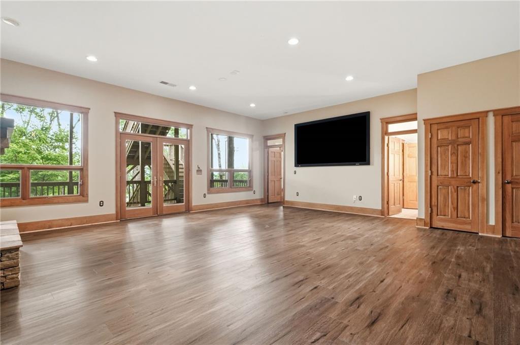 861 Summit Drive